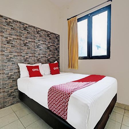 Oyo 1699 Verona Residence Bandung Esterno foto