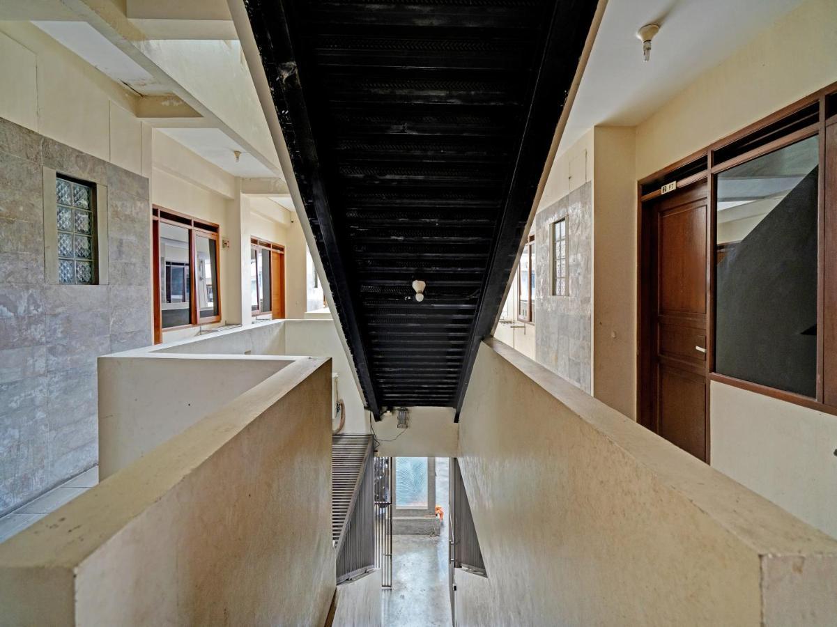 Oyo 1699 Verona Residence Bandung Esterno foto