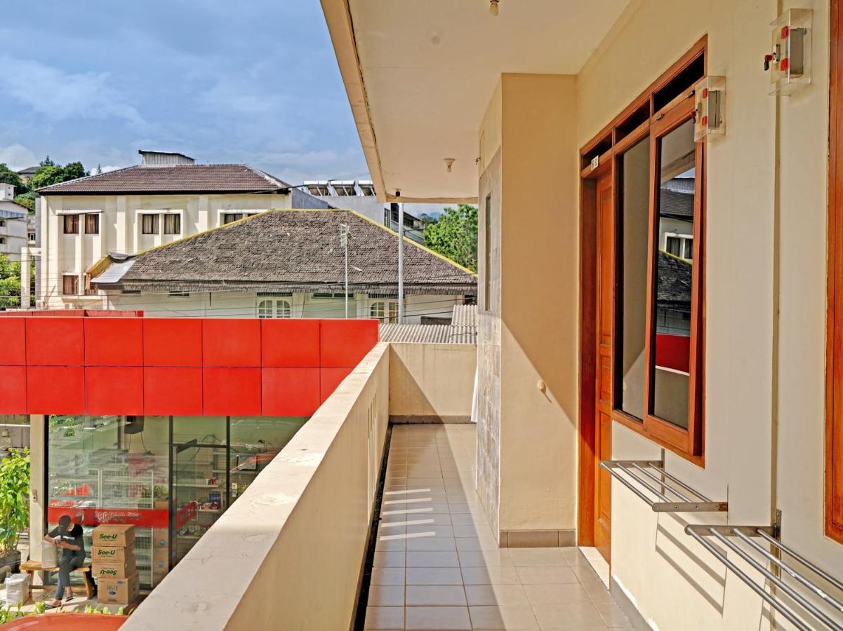 Oyo 1699 Verona Residence Bandung Esterno foto