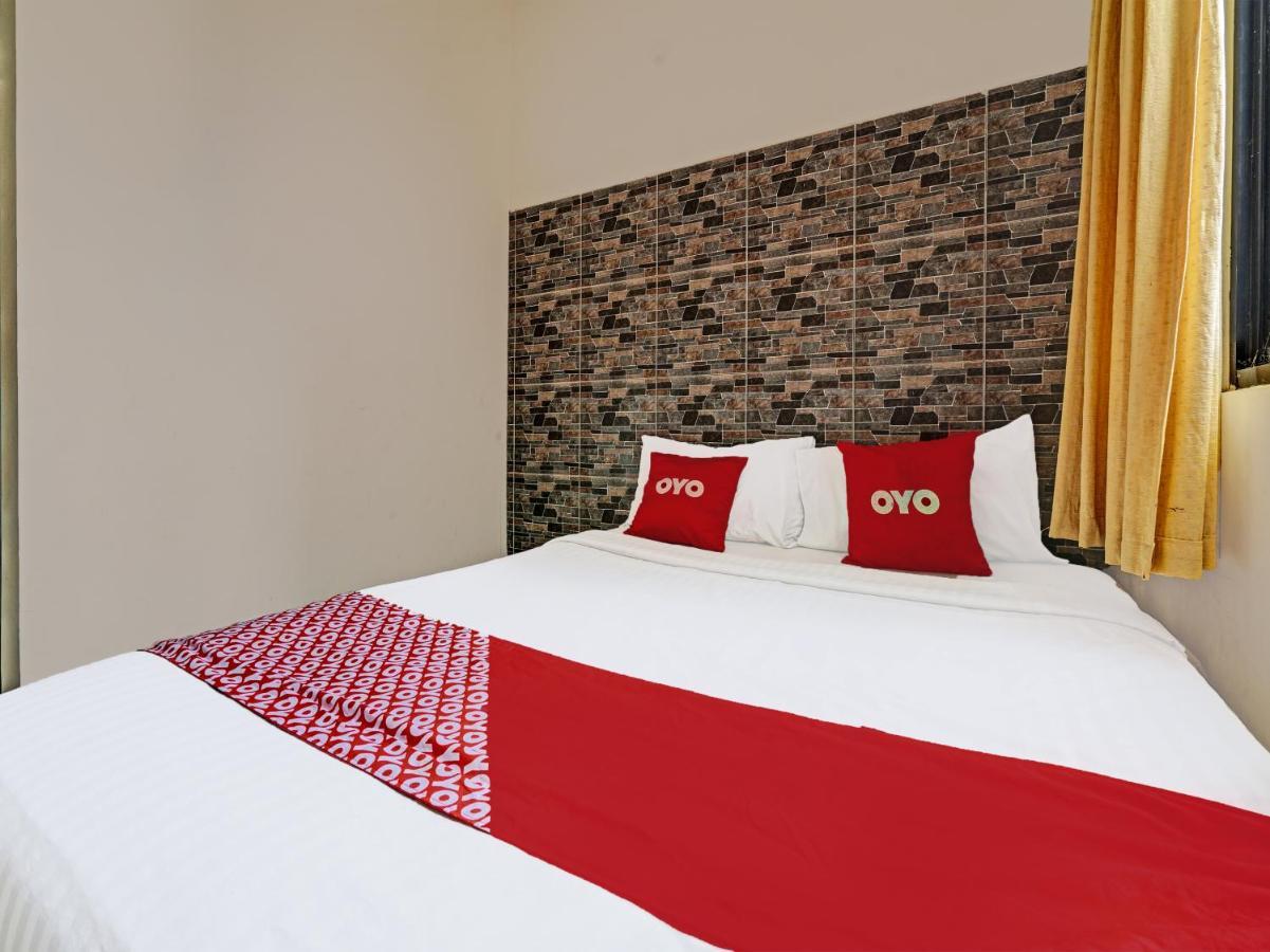 Oyo 1699 Verona Residence Bandung Esterno foto