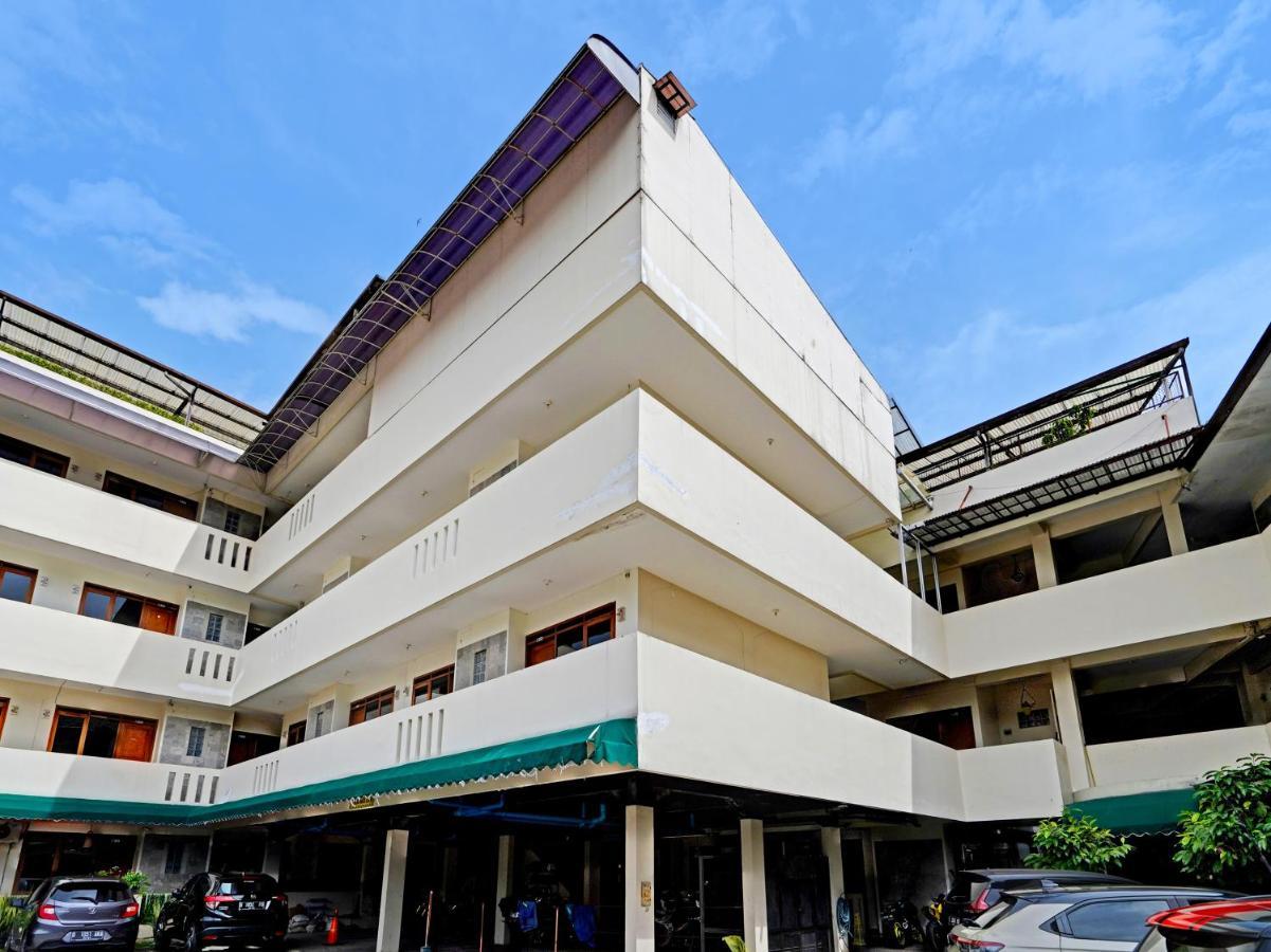 Oyo 1699 Verona Residence Bandung Esterno foto