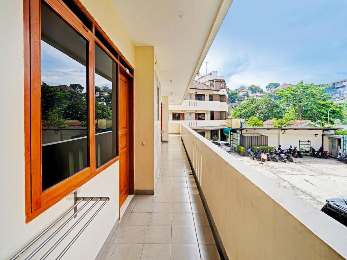 Oyo 1699 Verona Residence Bandung Esterno foto