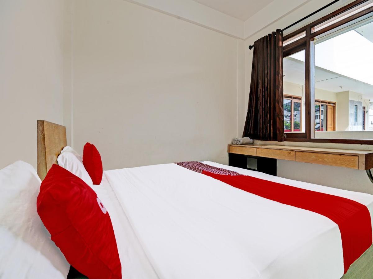 Oyo 1699 Verona Residence Bandung Esterno foto