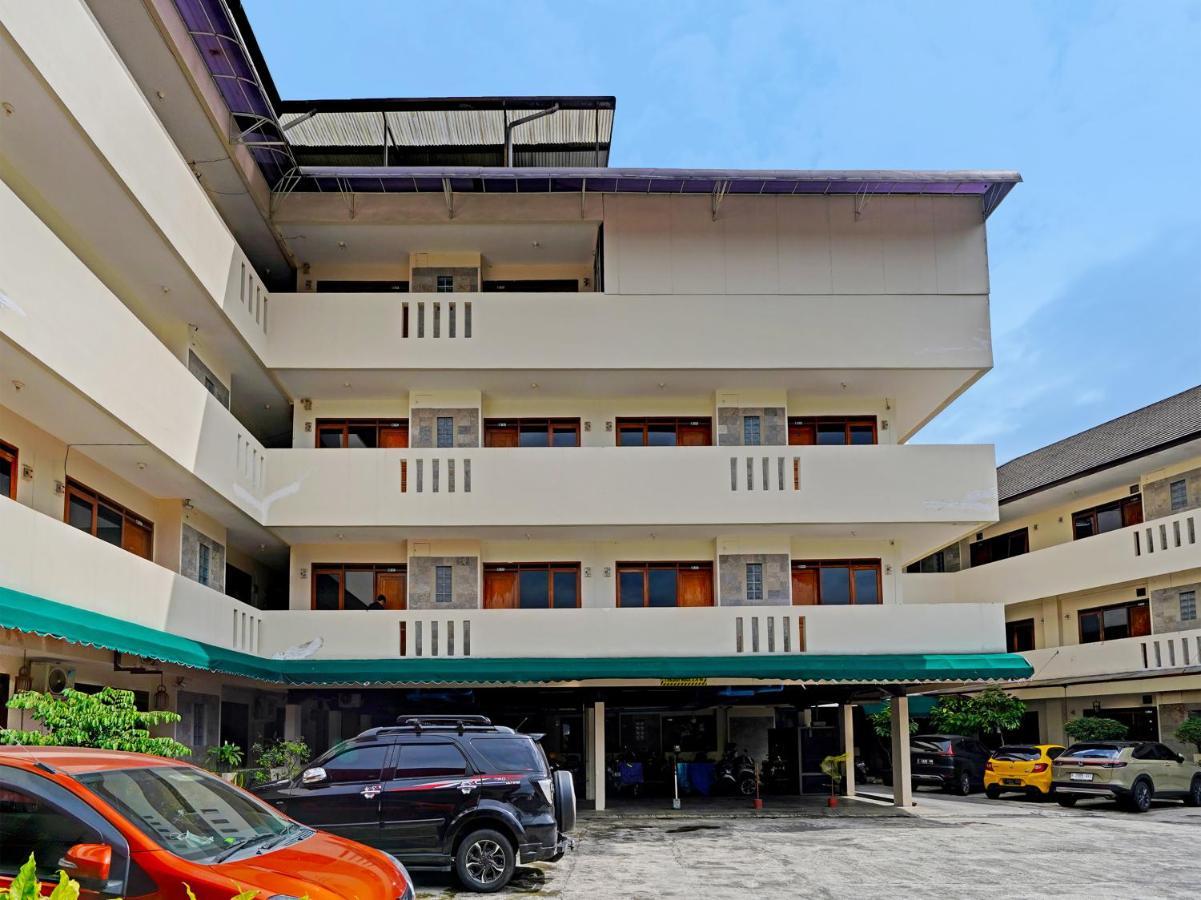 Oyo 1699 Verona Residence Bandung Esterno foto