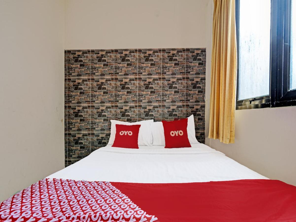 Oyo 1699 Verona Residence Bandung Esterno foto