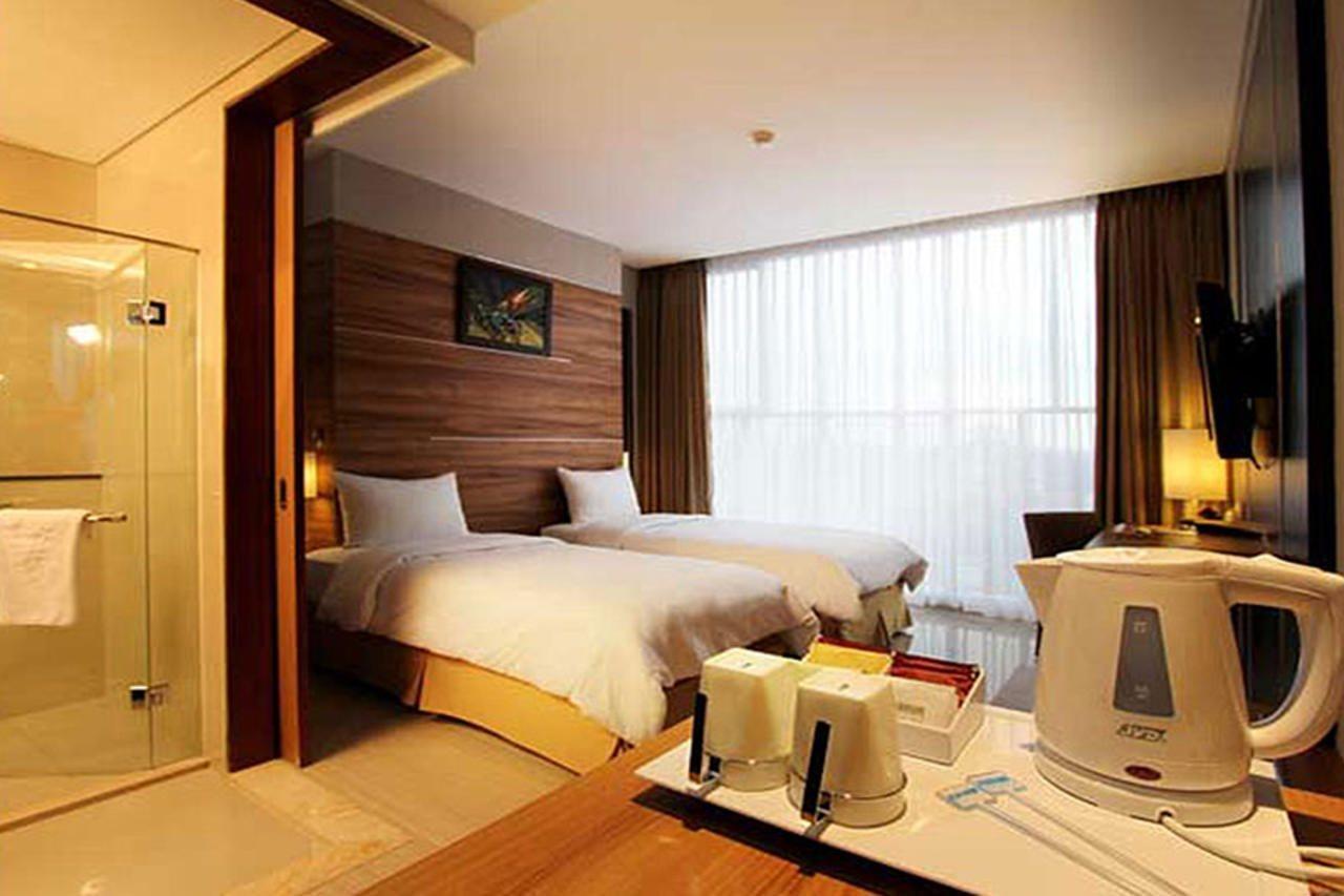 Oyo 1699 Verona Residence Bandung Esterno foto